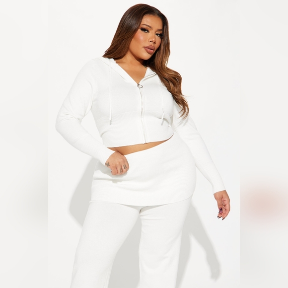 Sweater Pant Set - Ivory Size Large - Picture 8 of 14